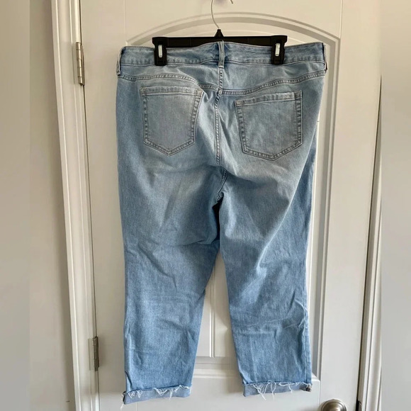 Torrid Size 14 Crop Boyfriend Stretch Mid-Rise Jean - Picture 2 of 7